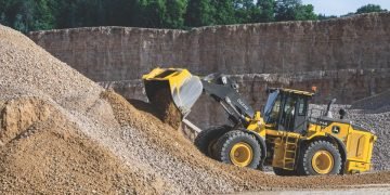 Deere Rolls Out E-Force Manufacturing Elegance Loaders With 744, 824X-Tier : CEG