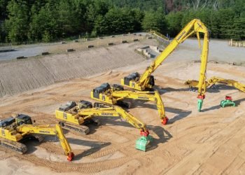 Komatsu Introduces Demolition Excavators to North The united states : CEG