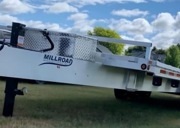 6 Key Benefits of Using Millroad Tilt Trailers