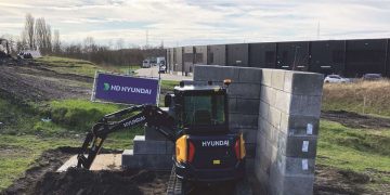 Why are mini excavators nonetheless expanding in reputation and who’s purchasing them?