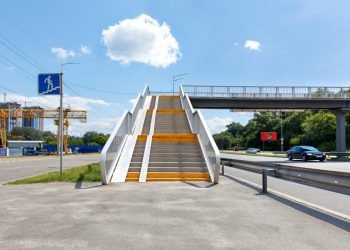 Personal College in Conn. Proposes Construction New Pedestrian Bridge : CEG