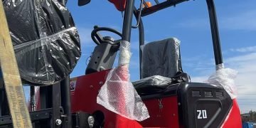 TYPHON 2 Ton Rated Capacity Electric Forklift Lifter