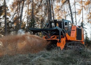 Landclearing Monster: FAE’s New PT550 Tracked Provider (Video)