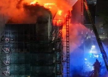 Questions raised over scaffolding’s position in Dagenham blaze