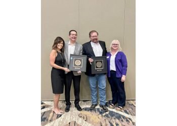 McKee Accepts Entrepreneurial Spirit Award On Behalf of Crimson Wave : CEG