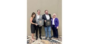 McKee Accepts Entrepreneurial Spirit Award On Behalf of Crimson Wave : CEG