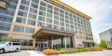 Hilton’s SE lodge showcases Linetec finishes on Tubelite home windows.