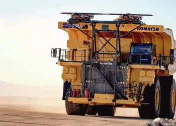 Komatsu Unveils Power Agnostic 320-Ton Haul Truck