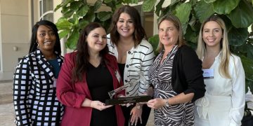 Awesome Building Wins ARTBA Glass Hammer Award : CEG