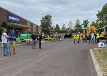 Komatsu Corporate Shops East Holds Open Area in Pa. : CEG
