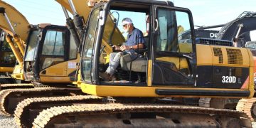 J.M. Picket Conducts Its Fall Sale at Sir Bernard Law, Ala., Headquarters : CEG