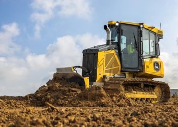 John Deere Debuts Subsequent Gen of SmartGrade Generation On Small Dozers : CEG