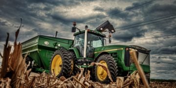 John Deere Under Fire: Rising Repair Costs and Right-to-Repair Controversy