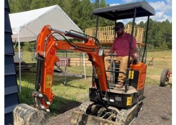 The AHM AX-15 Mini Excavator, When Top Efficiency and Affordability Come Hand In Hand