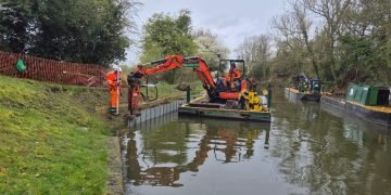 Contractors forestall Grand Union Canal and River Bounce from merging