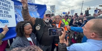 U.S. port strike ends after salary settlement