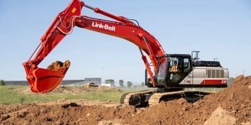 Hyperlink-Belt unveils the 38-metric-ton 370 X4S excavator