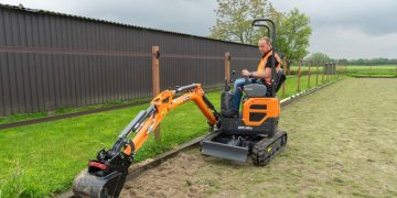 Develon to premiere DX10Z-7 mini-excavator at Galabau