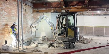 Electrical Demolition Excavator Offers Robles1 New Edge : CEG