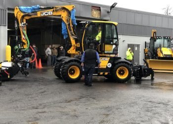 Earthborne Demo Day Attracts Crowd Regardless of Downpour : CEG