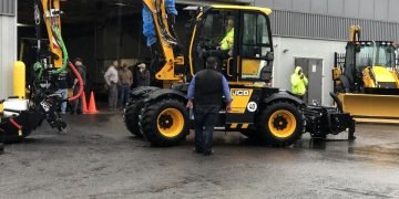 Earthborne Demo Day Attracts Crowd Regardless of Downpour : CEG