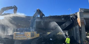 Washington Bridge in Windfall, R.I., Undergoes Demolition : CEG