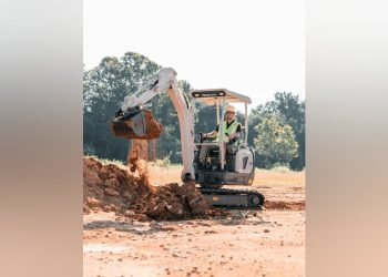 Takeuchi’s TB20e Electrical Compact Excavator Can Function Whilst Tethered