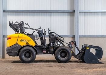 Mecalac MCL loaders get foldable cover (Video)