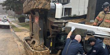 1 harm after pinned beneath mini excavator in Virginia