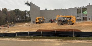 Crews Orchestrate Randy Owen Heart for Acting Arts Venture : CEG