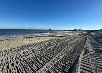 Emergency Dredging, Seaside Renourishment Continues at Delaware Inlet : CEG