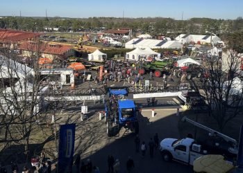 Development Apparatus Expands for Southern Farm Display : CEG