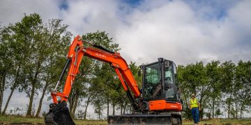 Kubota Updates Compact Excavator Lineup With Subsequent-Era KX040-5 : CEG