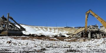 Report Snow Assists Demo of Cellular’s Civic Middle : CEG