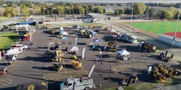 Scholars Discover Careers in Apparatus Tech, Operation : CEG