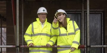 Starmer pledges to hurry up infrastructure schemes by way of scrapping key criminal demanding situations | Information