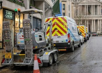 UK Energy Networks companions with Falco in e-digger rollout