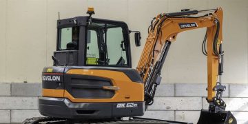 Develon launches new 6-tonne Level V mini-excavators