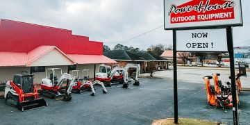 Takeuchi Provides Two Powerhouse Outside Apparatus Places : CEG