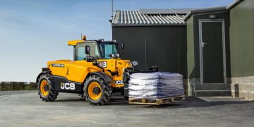 JCB Showcases Agricultural Answers at Nationwide Farm Display : CEG
