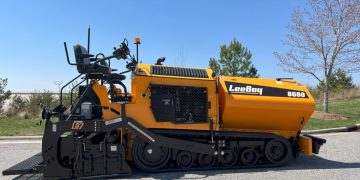 LeeBoy Introduces 8680 Asphalt Paver : CEG