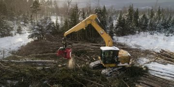 Cat intros multi-configurable FM528 GF/LL Forestry Excavator