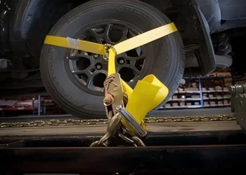 Best 5 Necessities to Safe Your Automotive on a Trailer