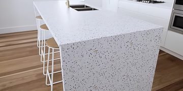 Stonemason sues over silica mud harm
