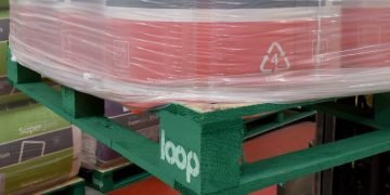 Insulation manufacturer switches to inexperienced pallets