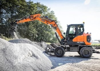 Develon’s First Mini Wheel Excavator, the DX100W-7, Gives Enhanced Digging and Lifting