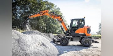 Develon’s First Mini Wheel Excavator, the DX100W-7, Gives Enhanced Digging and Lifting