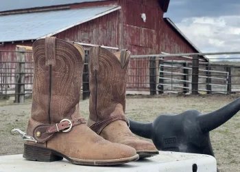 How A lot Do Cowboy Boots Weigh?