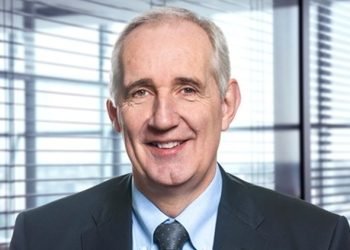 Balfour Beatty leader exec Leo Quinn to step down