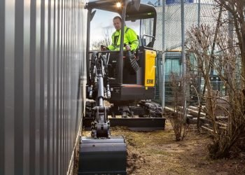 Volvo finds 1.8 tonne ECR18E ultra-short swing radius compact excavator : Volvo Building Apparatus